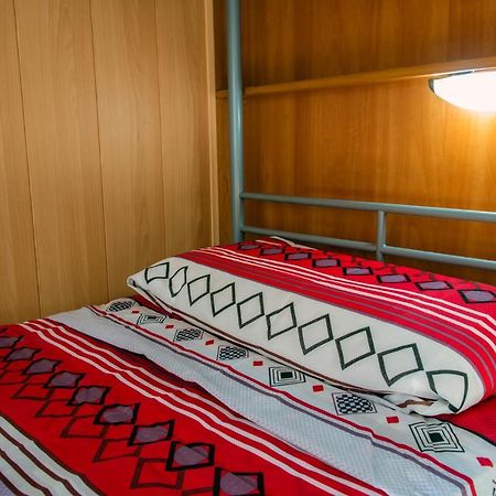 Residencia Sants Hostel Barcelona Bagian luar foto