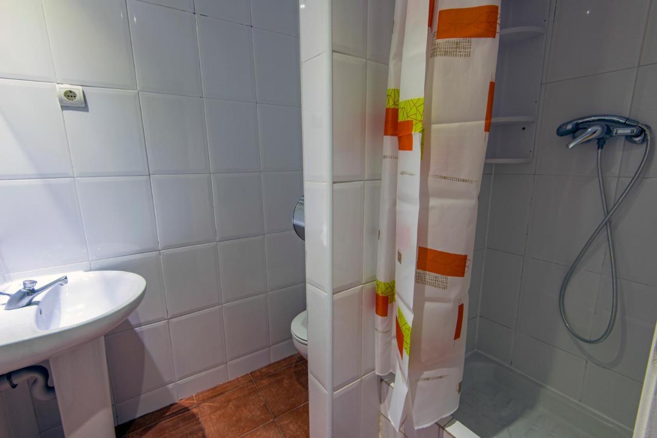 Residencia Sants Hostel Barcelona Ruang foto