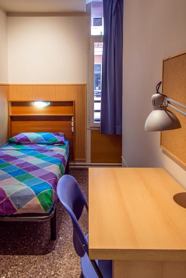 Residencia Sants Hostel Barcelona Ruang foto