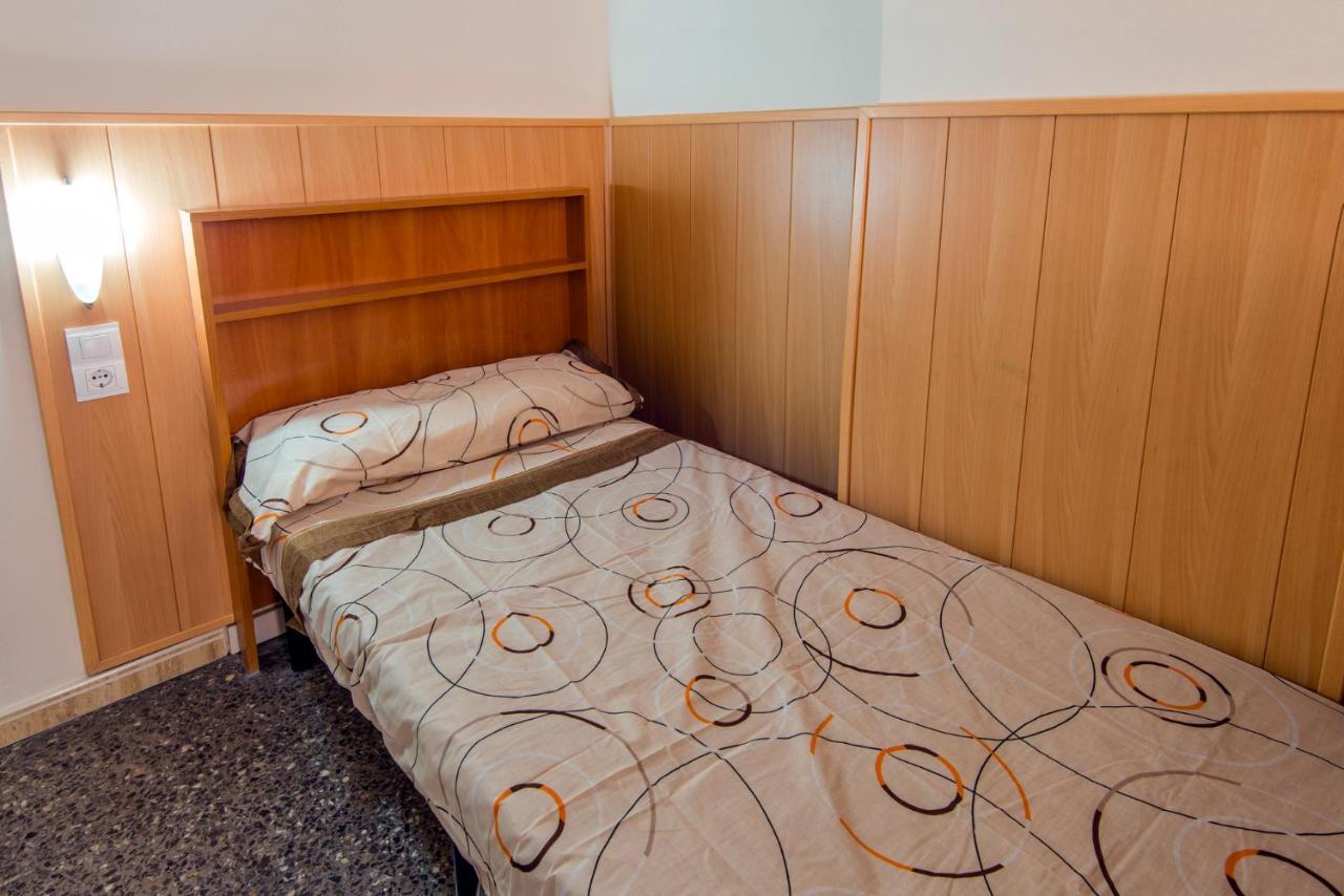 Residencia Sants Hostel Barcelona Ruang foto