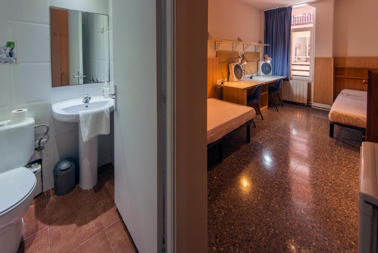 Residencia Sants Hostel Barcelona Ruang foto