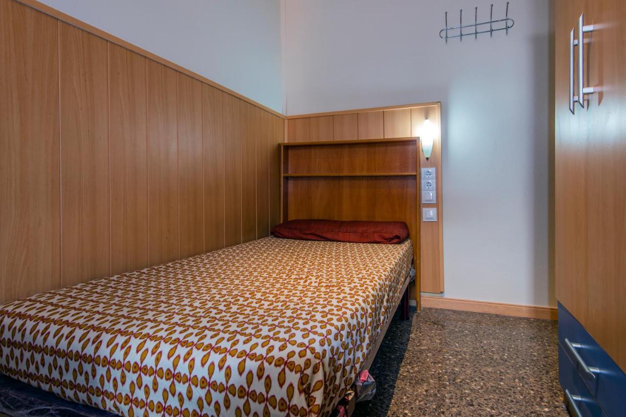 Residencia Sants Hostel Barcelona Ruang foto