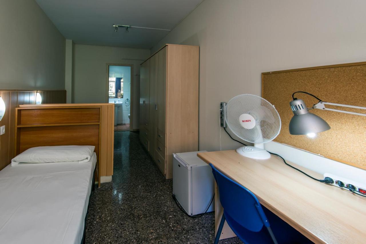 Residencia Sants Hostel Barcelona Ruang foto