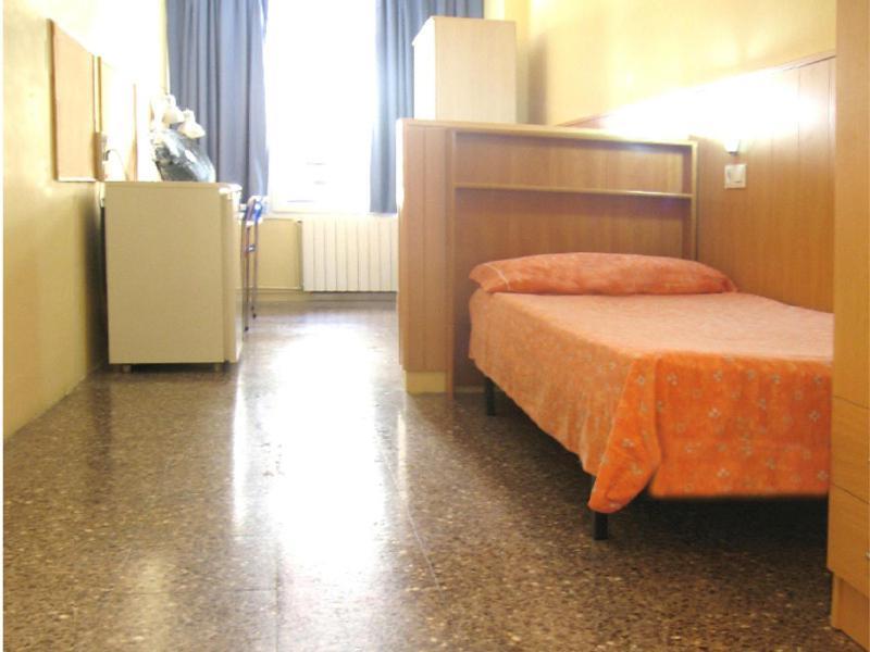 Residencia Sants Hostel Barcelona Ruang foto