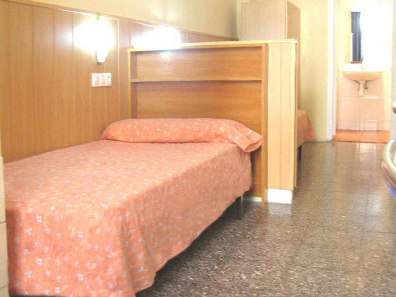 Residencia Sants Hostel Barcelona Ruang foto